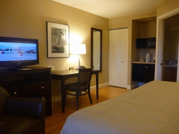 Motel Yankee Clipper image 13